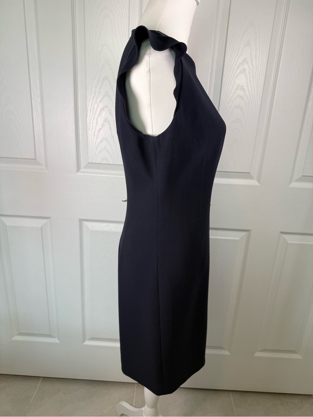 Elie Tahari Navy Cap- Flutter Sleeve Midi Sheath Dress ~8 - Picture 4 of 13